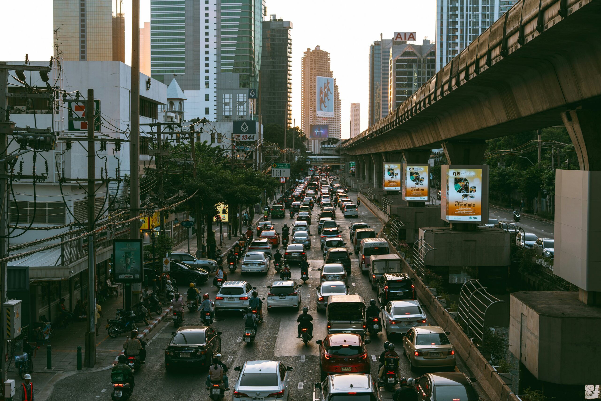 You are currently viewing Finding Balance in a Busy World: How MarkYourLifeCoach Guides Young Adults to Clarity